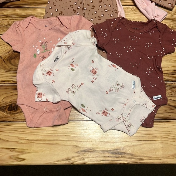 NWOT Newborn Girls Clothes - Picture 2 of 9